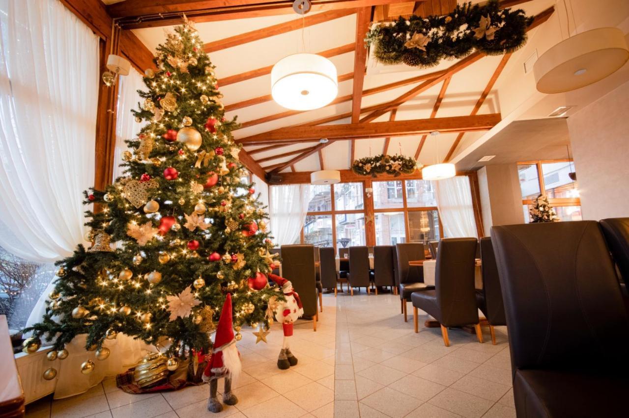 Restaurant Pensiune Bucovina 坎普朗莫道尼斯 外观 照片